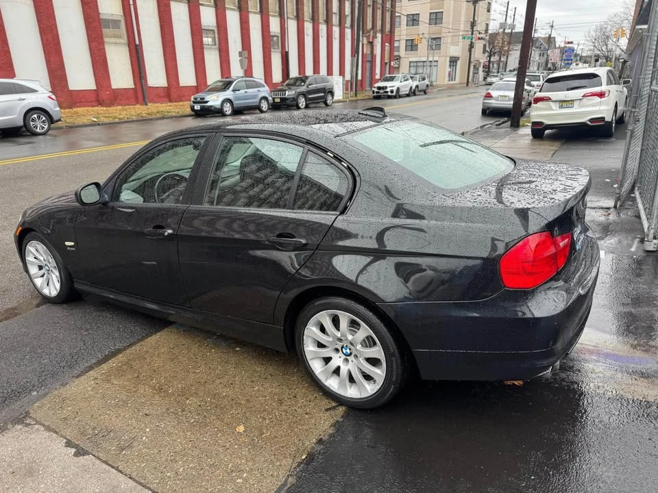 2011 BMW E90 3 Series Sedan - Image 4 of 20