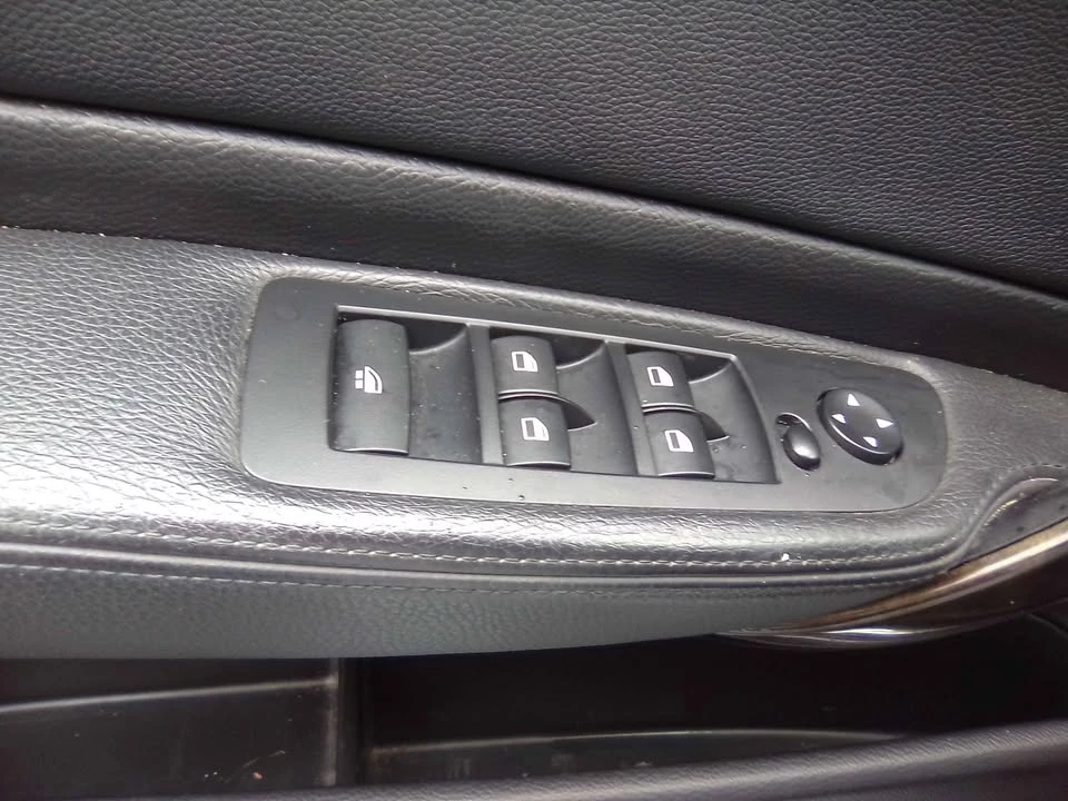 2011 BMW E81/E82/E88 1 Series - Image 8 of 13