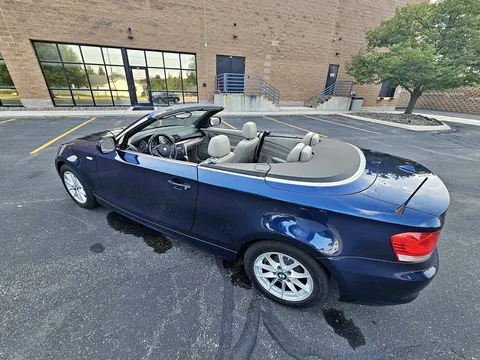 2011 BMW 1 Series 128i Convertible 2D