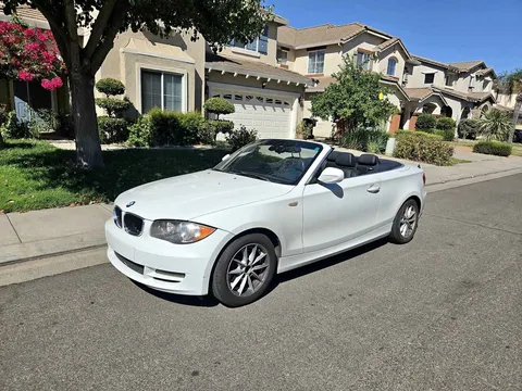 2011 BMW 1 Series 128i Convertible 2D