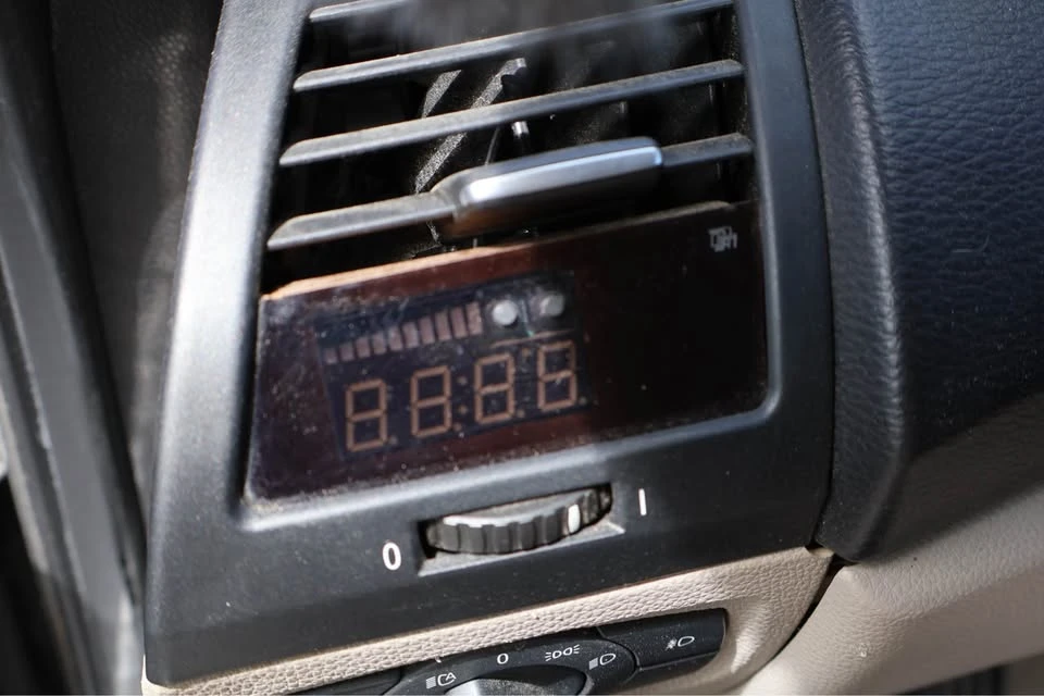 2011 BMW E81/E82/E88 1 Series - Image 10 of 19