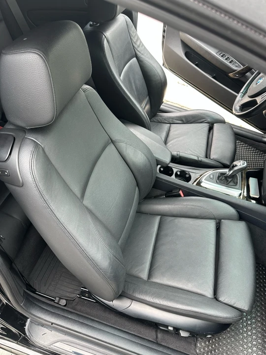 2011 BMW 1M - Image 13 of 17