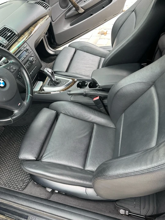 2011 BMW 1M - Image 11 of 17