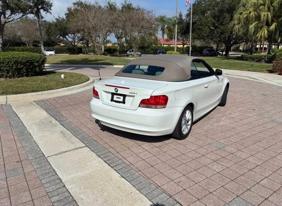 2011 BMW E81/E82/E88 1 Series - Image 7 of 9