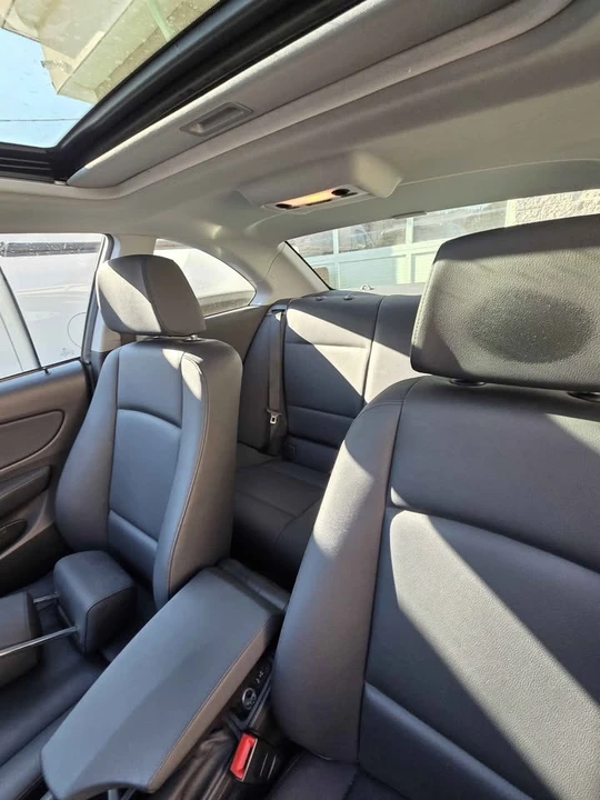2011 BMW E81/E82/E88 1 Series - Image 8 of 12