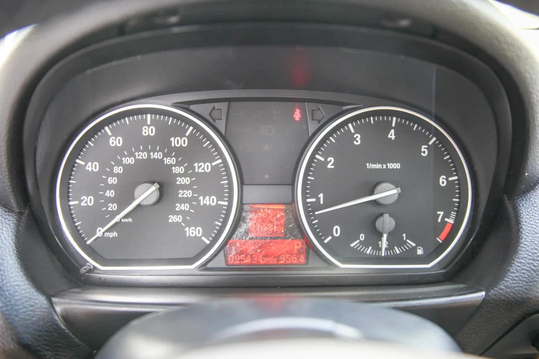 2011 BMW E81/E82/E88 1 Series - Image 23 of 31