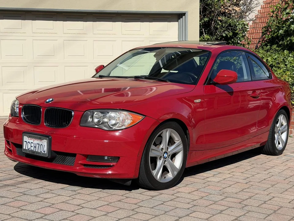 2011 BMW E81/E82/E88 1 Series - Image 2 of 17