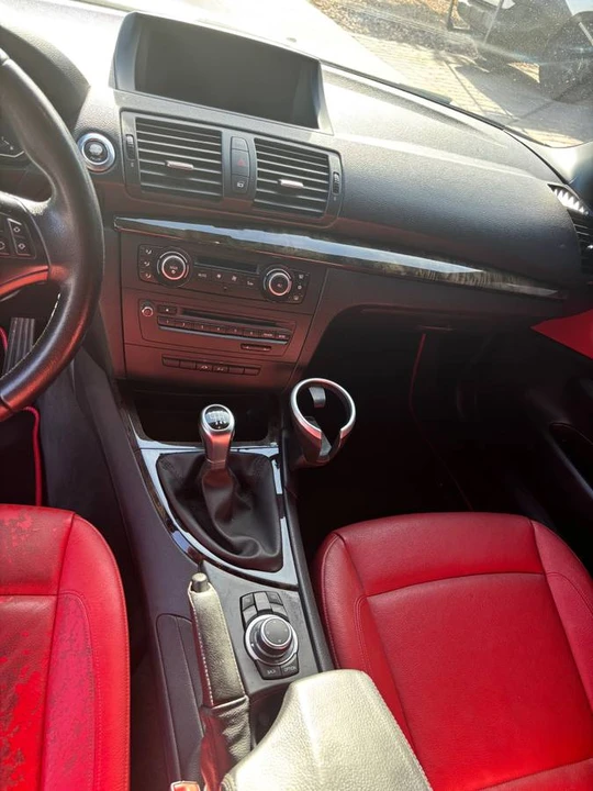 2011 BMW E81/E82/E88 1 Series - Image 10 of 18