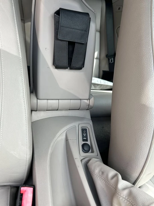 2011 BMW E81/E82/E88 1 Series - Image 9 of 10