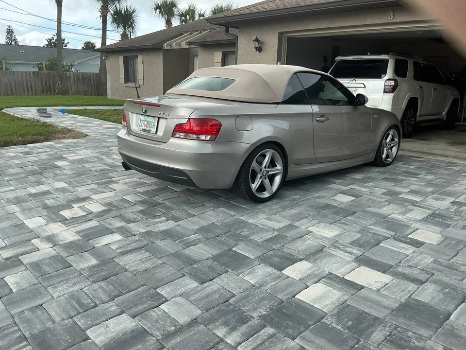 2011 BMW E82 135i & 135is - Image 4 of 13