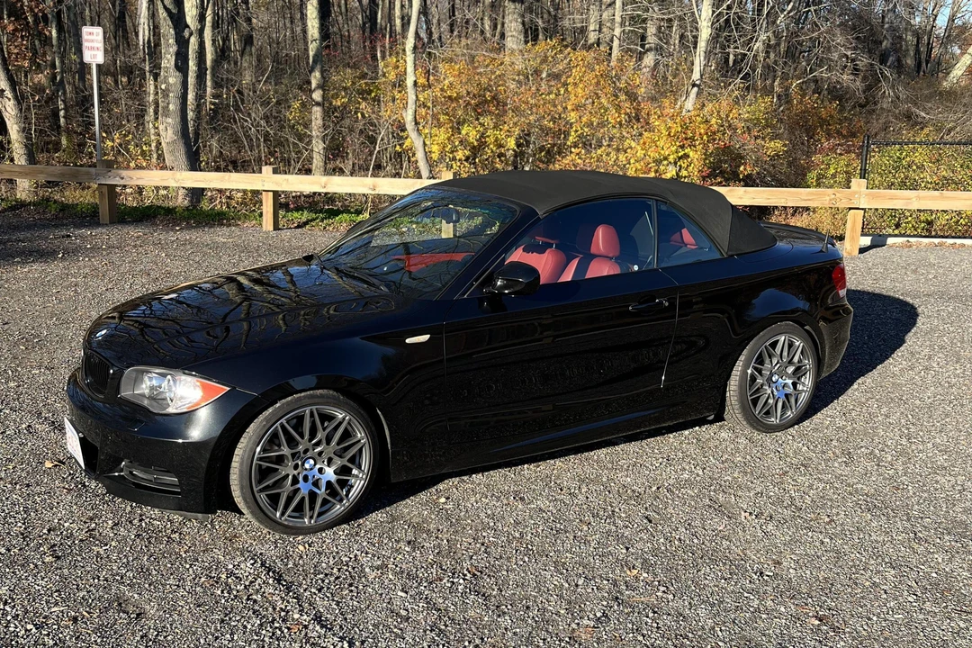 2011 BMW E82 135i & 135is - Image 24 of 31