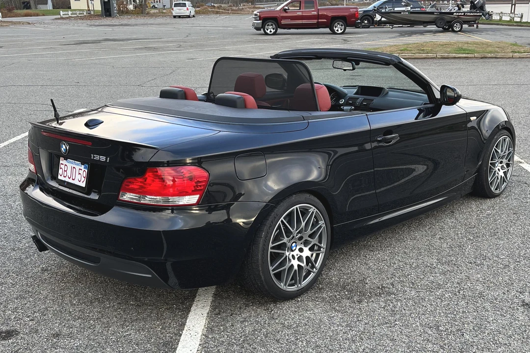 2011 BMW E82 135i & 135is - Image 13 of 31