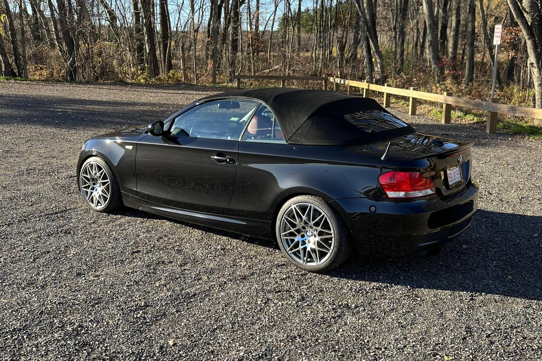 2011 BMW E82 135i & 135is - Image 28 of 31