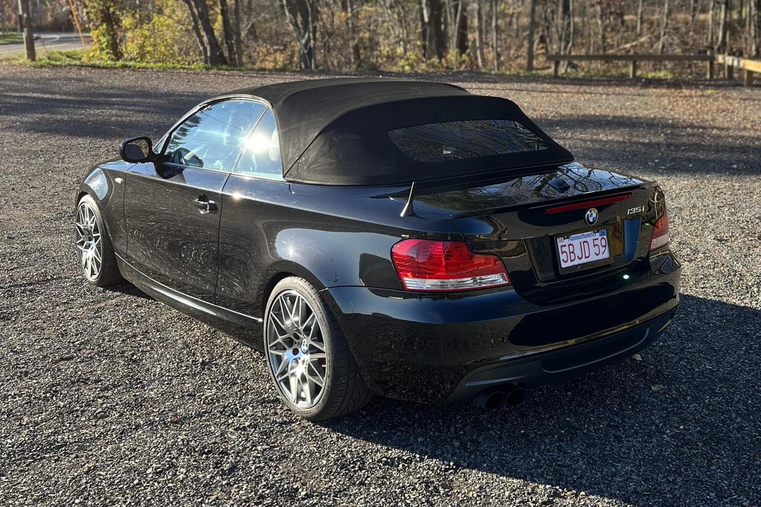 2011 BMW E82 135i & 135is - Image 29 of 31