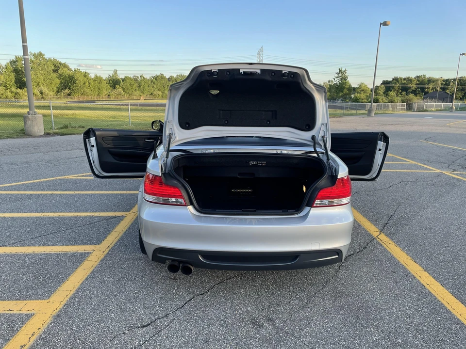 2011 BMW E82 135i & 135is - Image 17 of 31