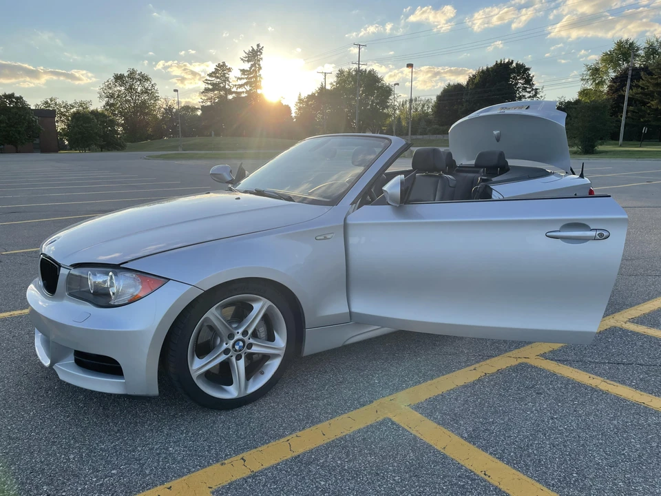 2011 BMW E82 135i & 135is - Image 14 of 31