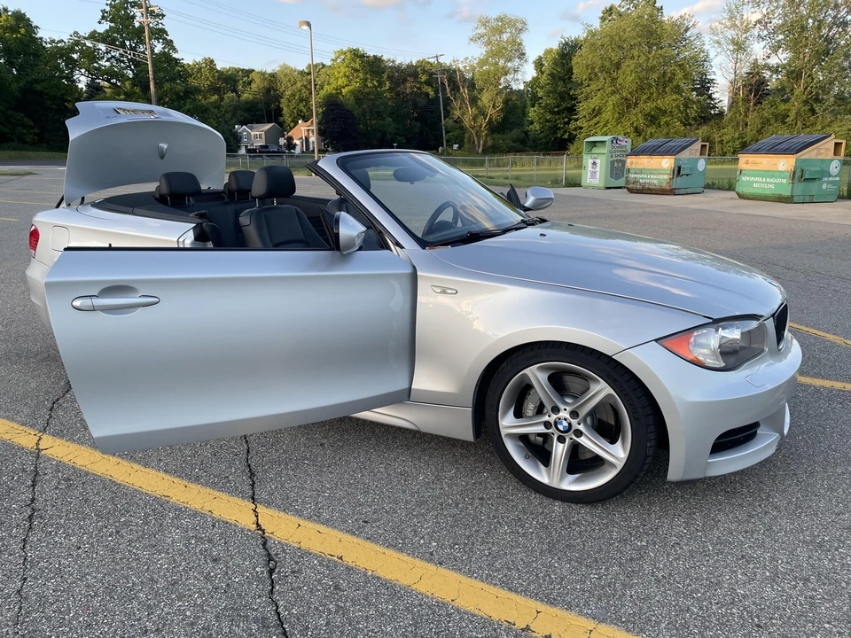2011 BMW E82 135i & 135is - Image 20 of 31