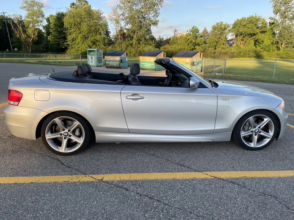 2011 BMW E82 135i & 135is - Image 9 of 31