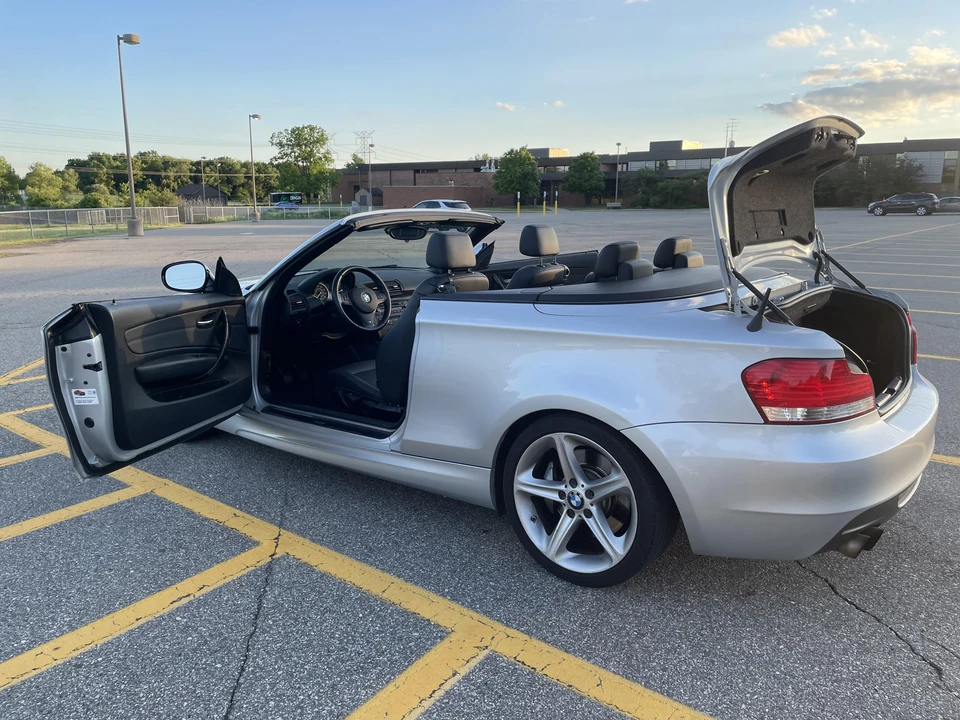 2011 BMW E82 135i & 135is - Image 16 of 31