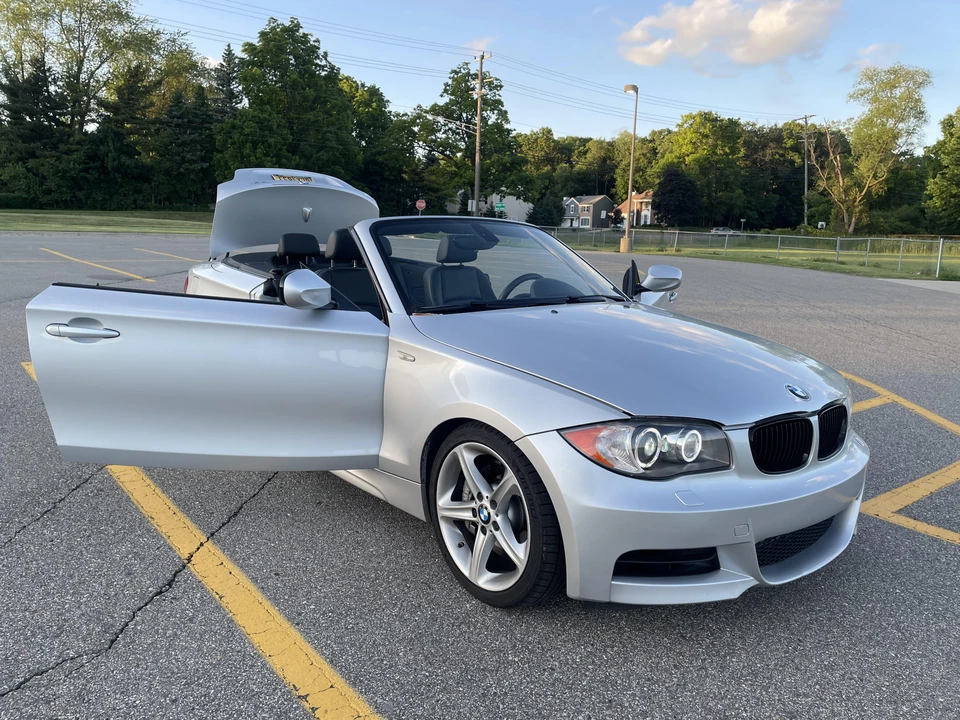 2011 BMW E82 135i & 135is - Image 21 of 31
