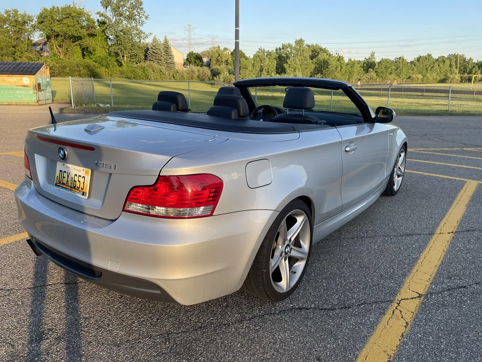 2011 BMW E82 135i & 135is - Image 8 of 31