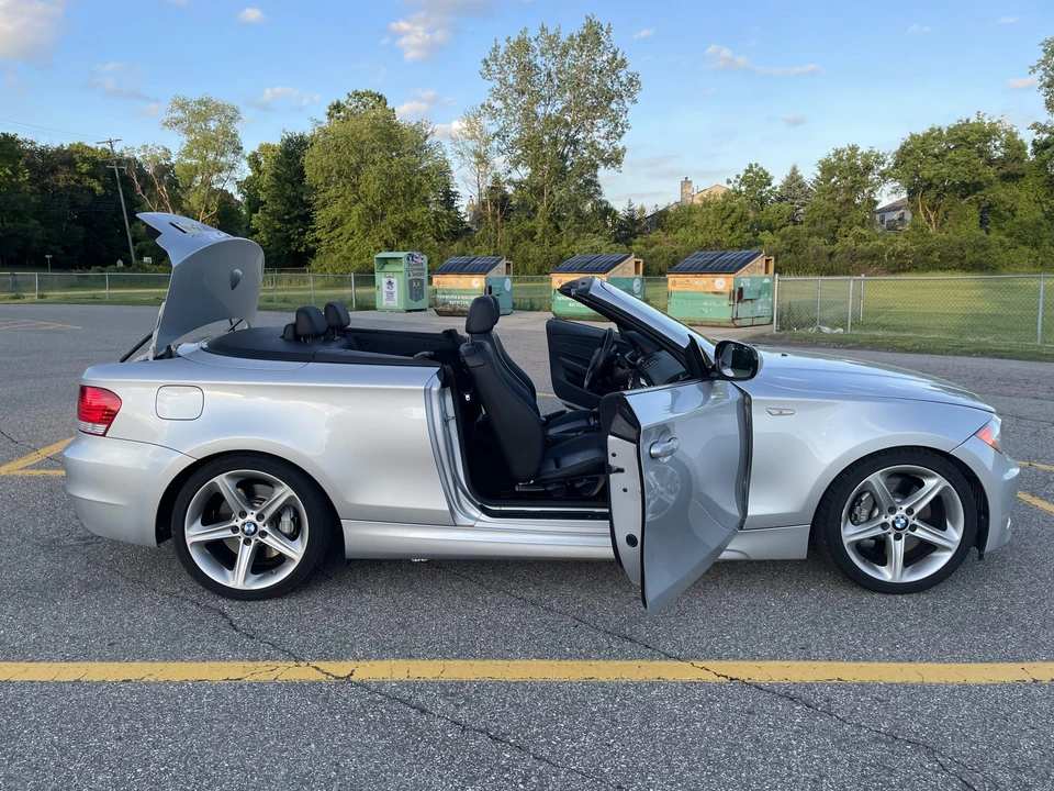 2011 BMW E82 135i & 135is - Image 19 of 31