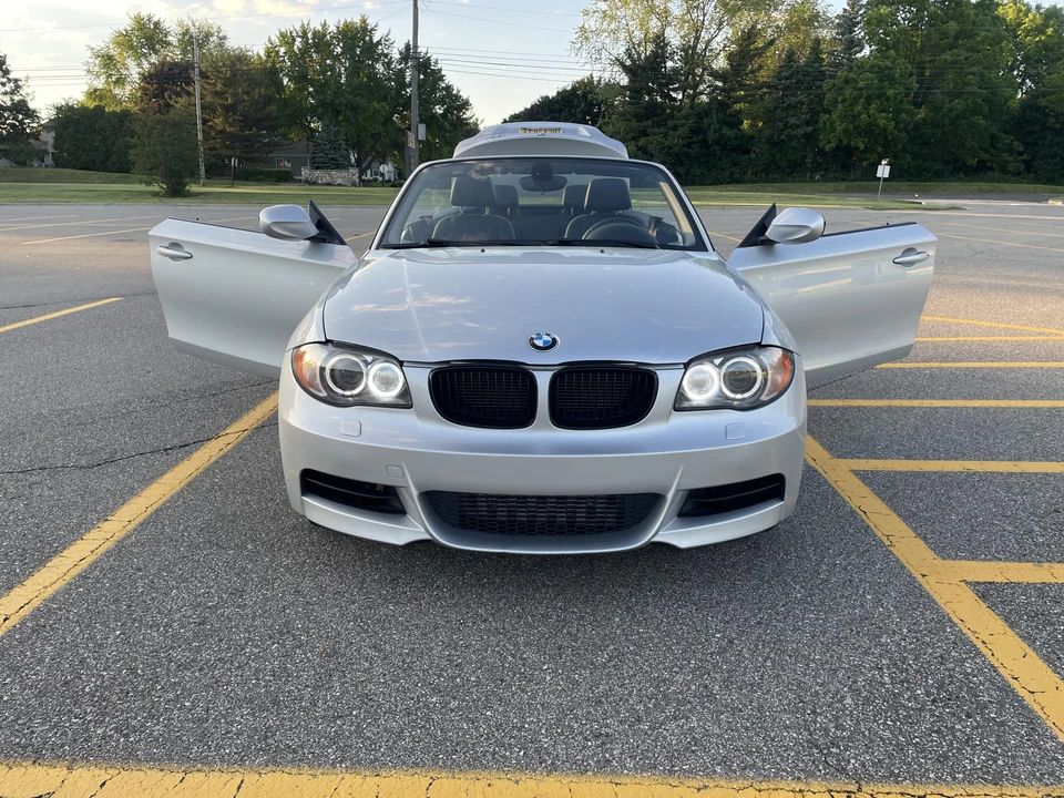 2011 BMW E82 135i & 135is - Image 12 of 31