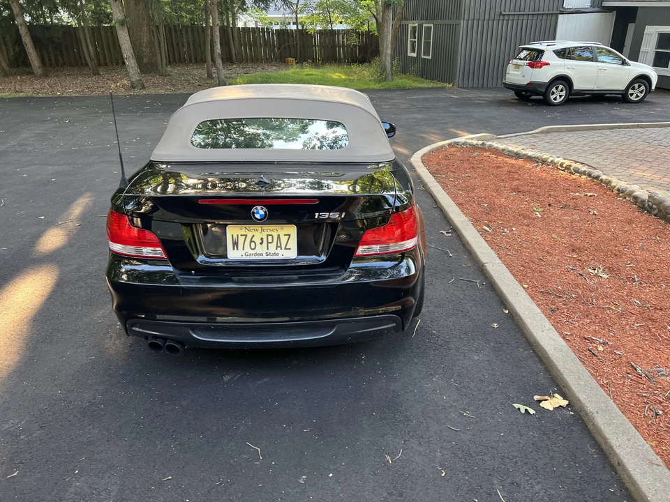 2011 BMW E82 135i & 135is - Image 23 of 31