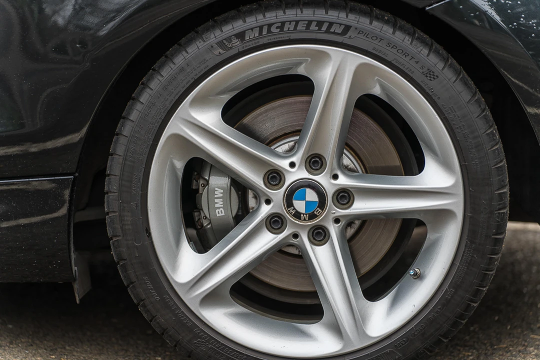 2011 BMW E82 135i & 135is - Image 27 of 31