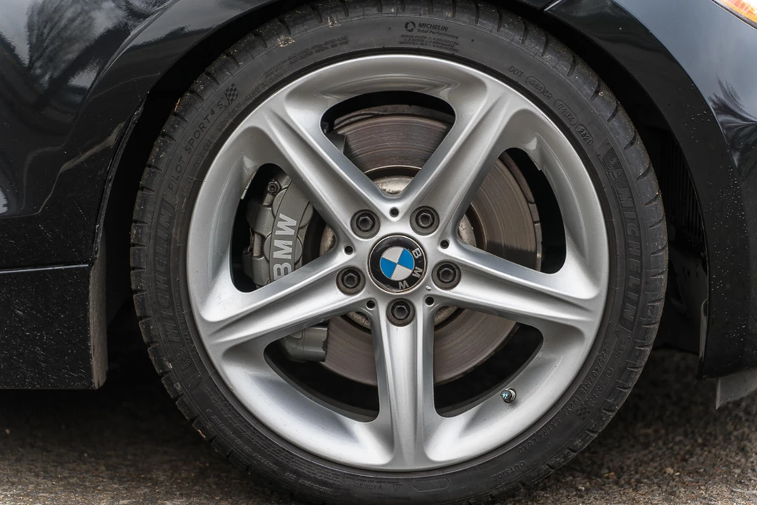 2011 BMW E82 135i & 135is - Image 29 of 31