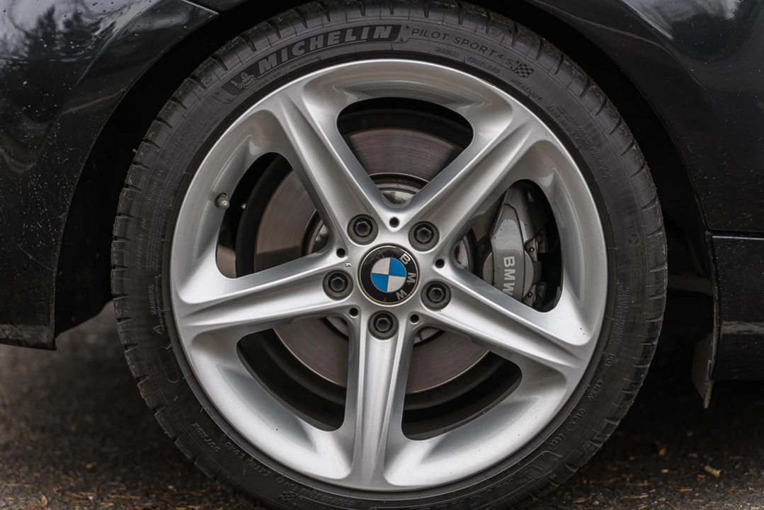 2011 BMW E82 135i & 135is - Image 28 of 31