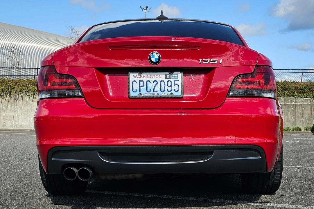2011 BMW E82 135i & 135is - Image 11 of 31