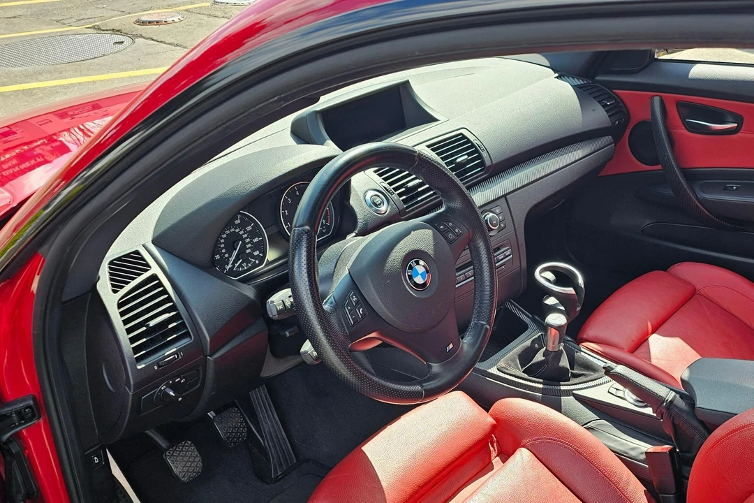 2011 BMW E82 135i & 135is - Image 21 of 31