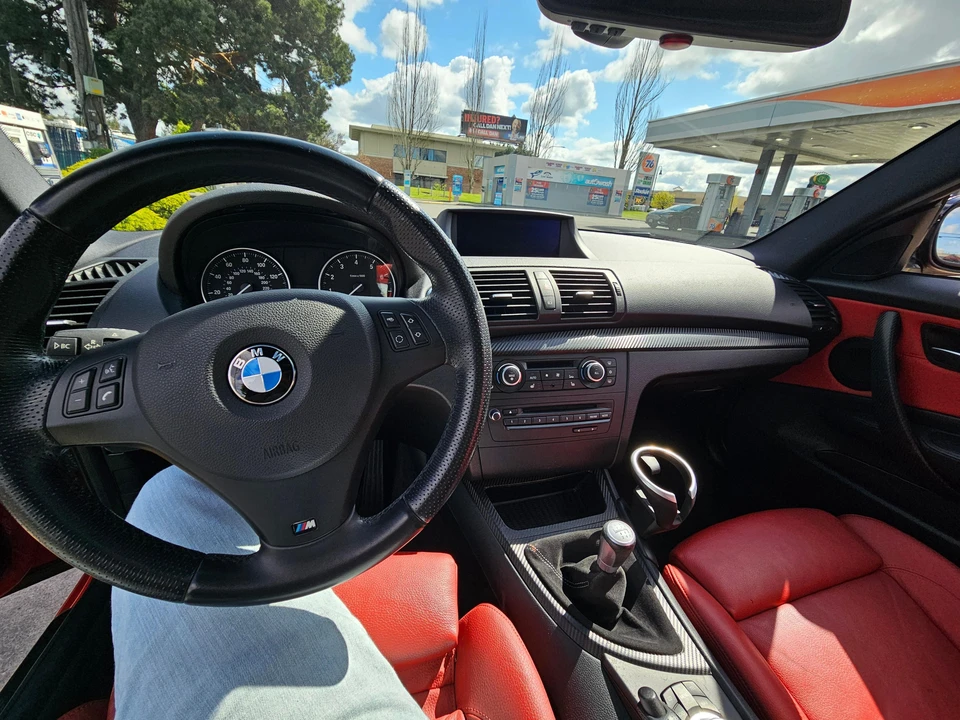 2011 BMW E82 135i & 135is - Image 30 of 31
