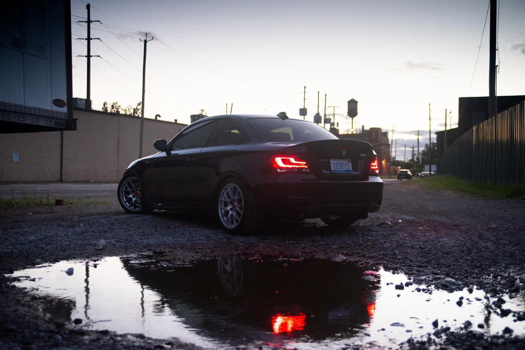 2011 BMW E82 135i & 135is - Image 22 of 31