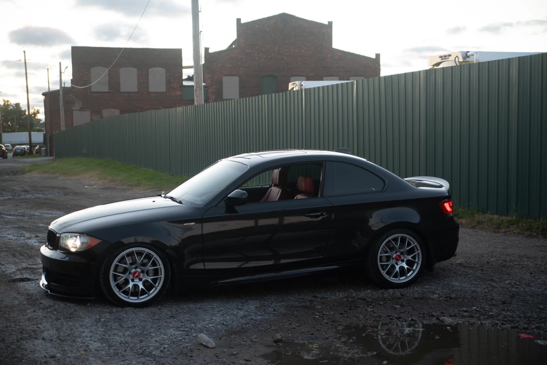 2011 BMW E82 135i & 135is - Image 17 of 31