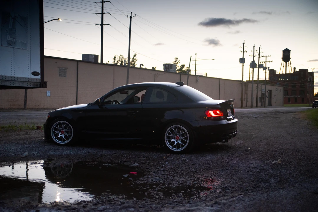 2011 BMW E82 135i & 135is - Image 20 of 31