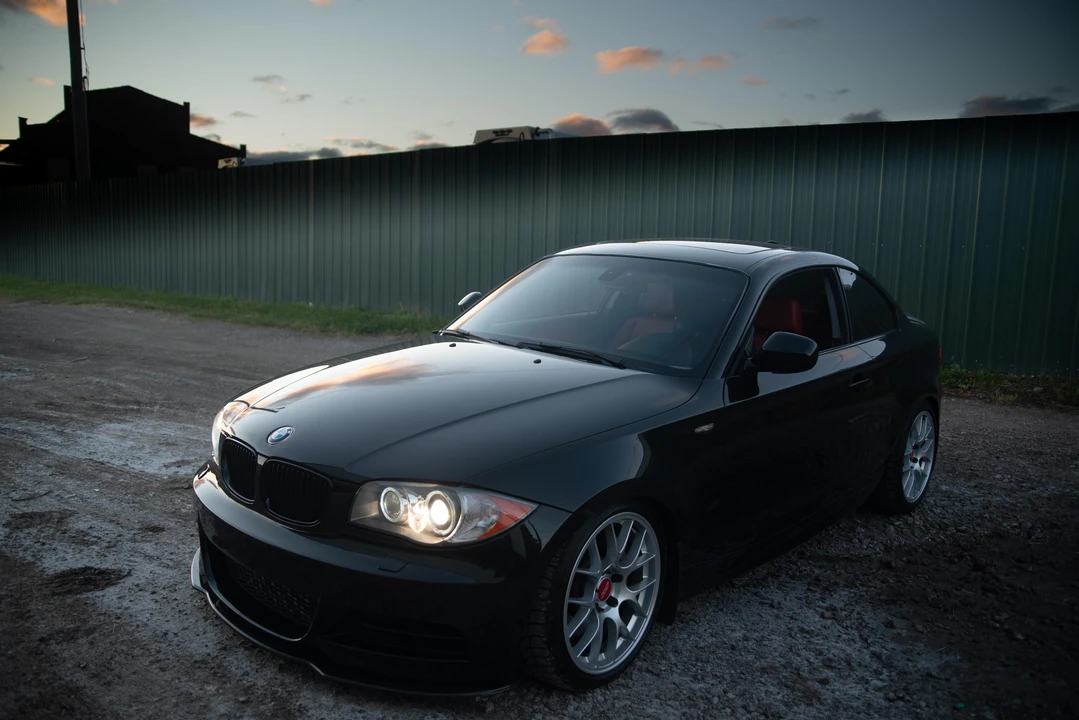 2011 BMW E82 135i & 135is - Image 13 of 31