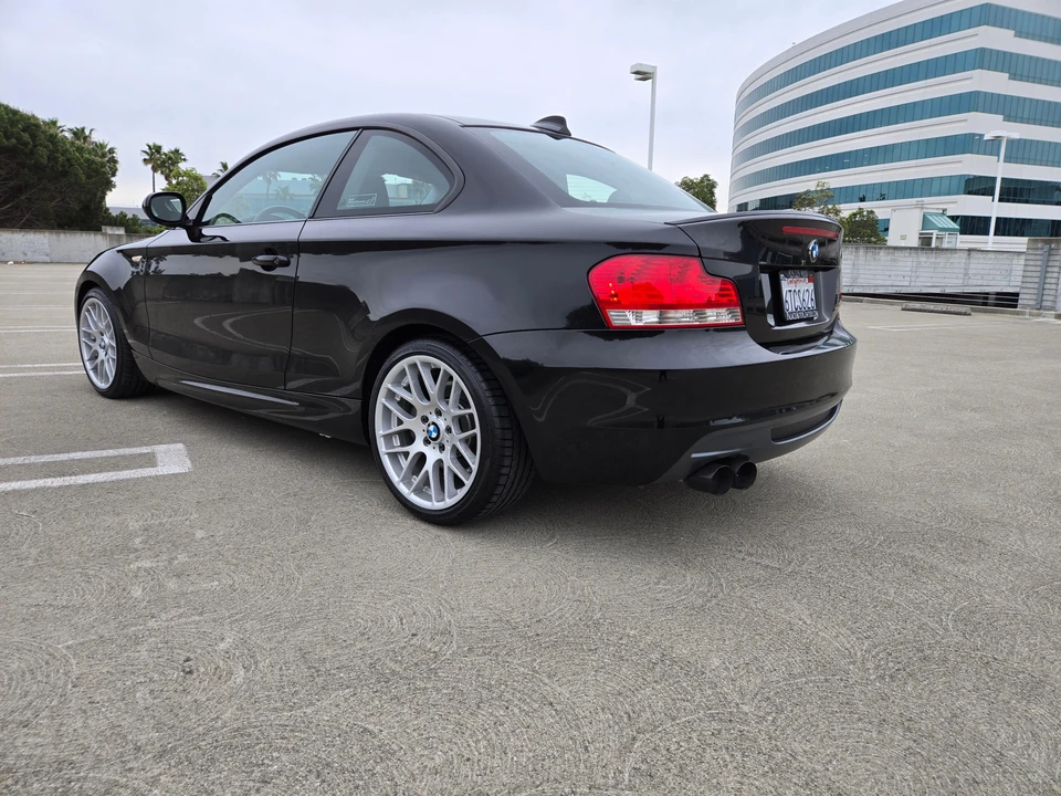 2011 BMW E82 135i & 135is - Image 9 of 31