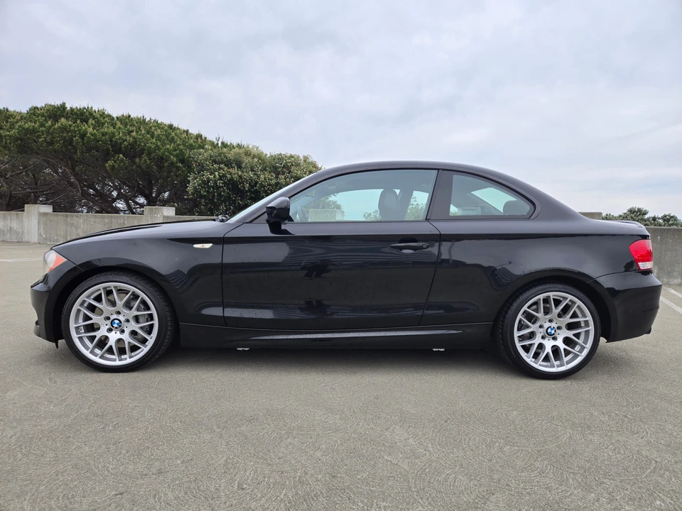 2011 BMW E82 135i & 135is - Image 8 of 31