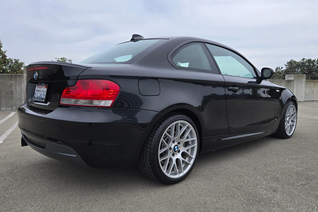 2011 BMW E82 135i & 135is - Image 4 of 31