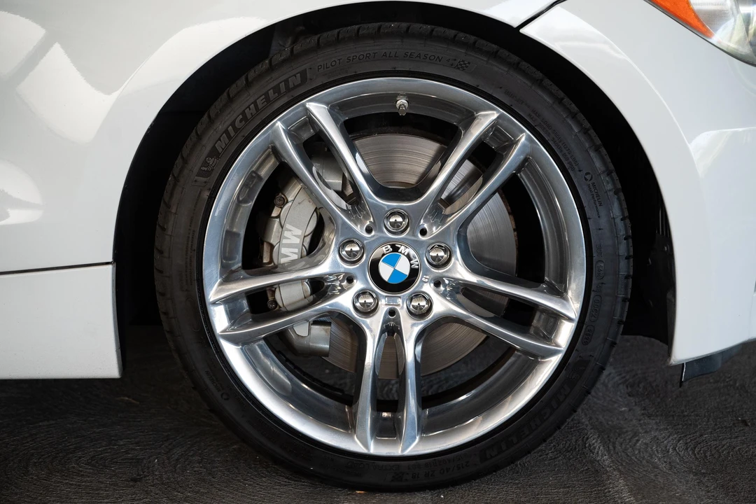 2011 BMW E82 135i & 135is - Image 24 of 31