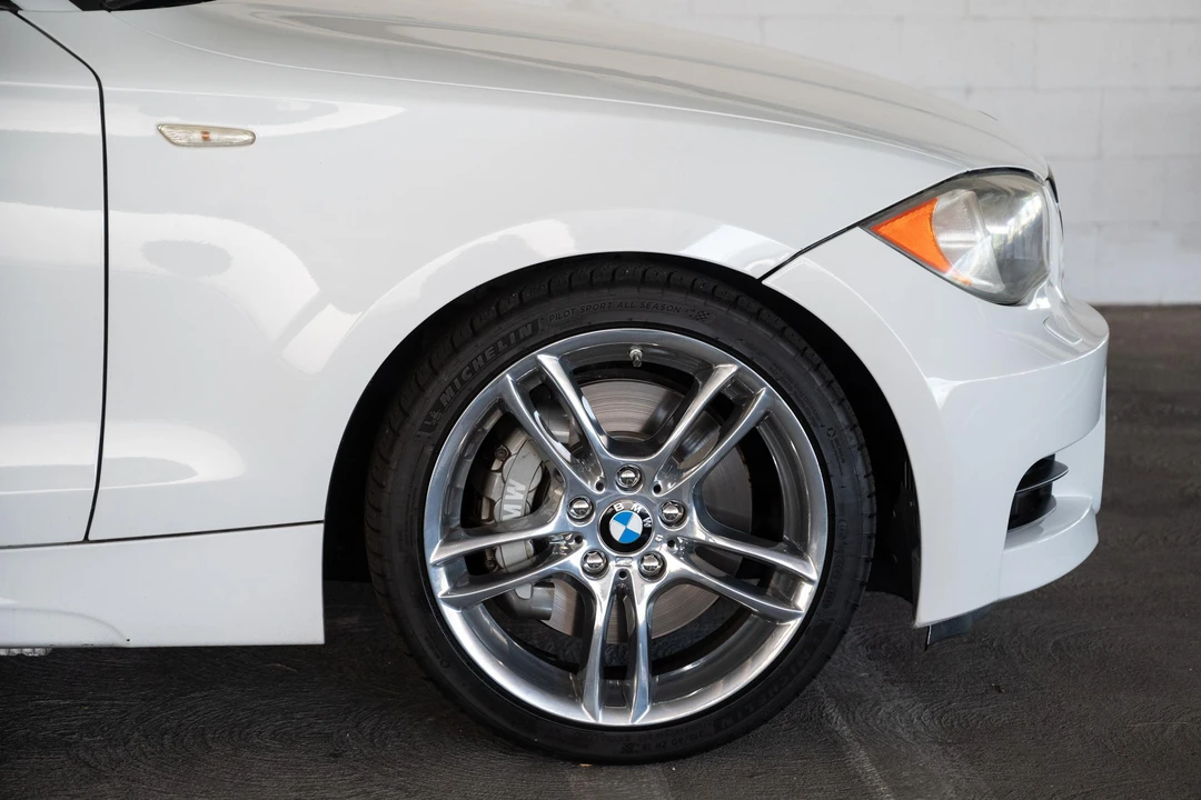 2011 BMW E82 135i & 135is - Image 20 of 31