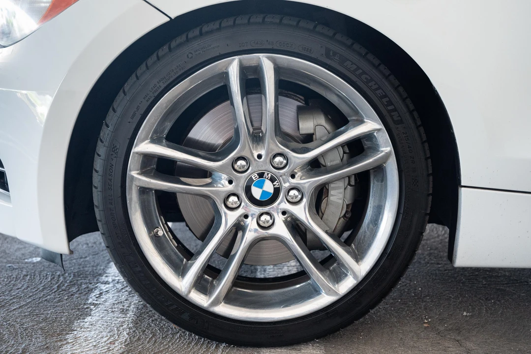 2011 BMW E82 135i & 135is - Image 21 of 31