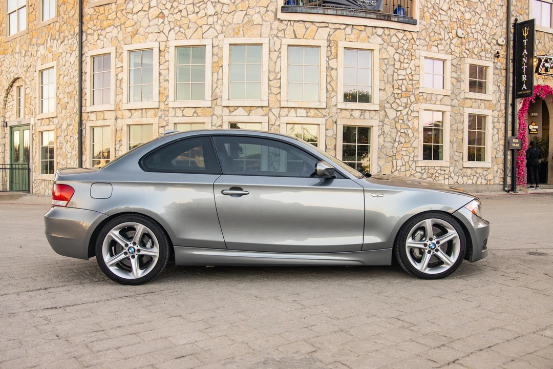 2011 BMW E82 135i & 135is - Image 26 of 31