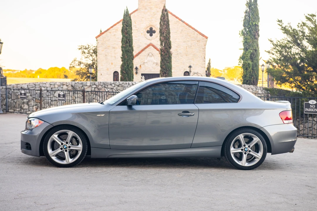 2011 BMW E82 135i & 135is - Image 16 of 31