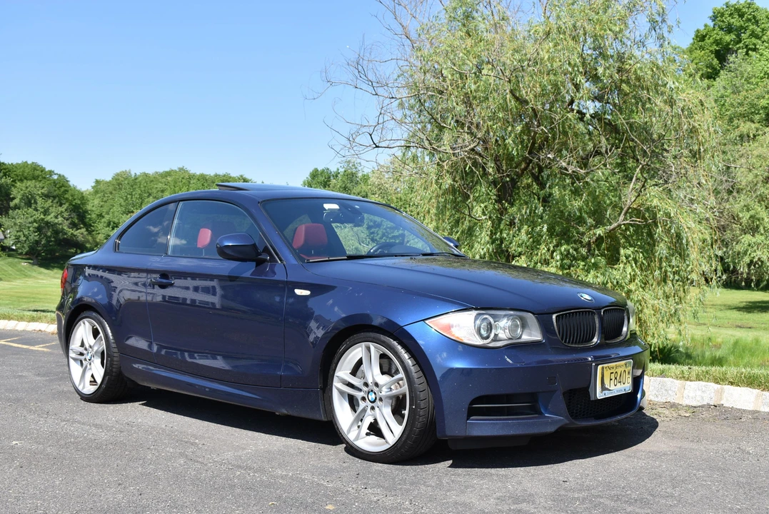 2011 BMW E82 135i & 135is - Image 13 of 31