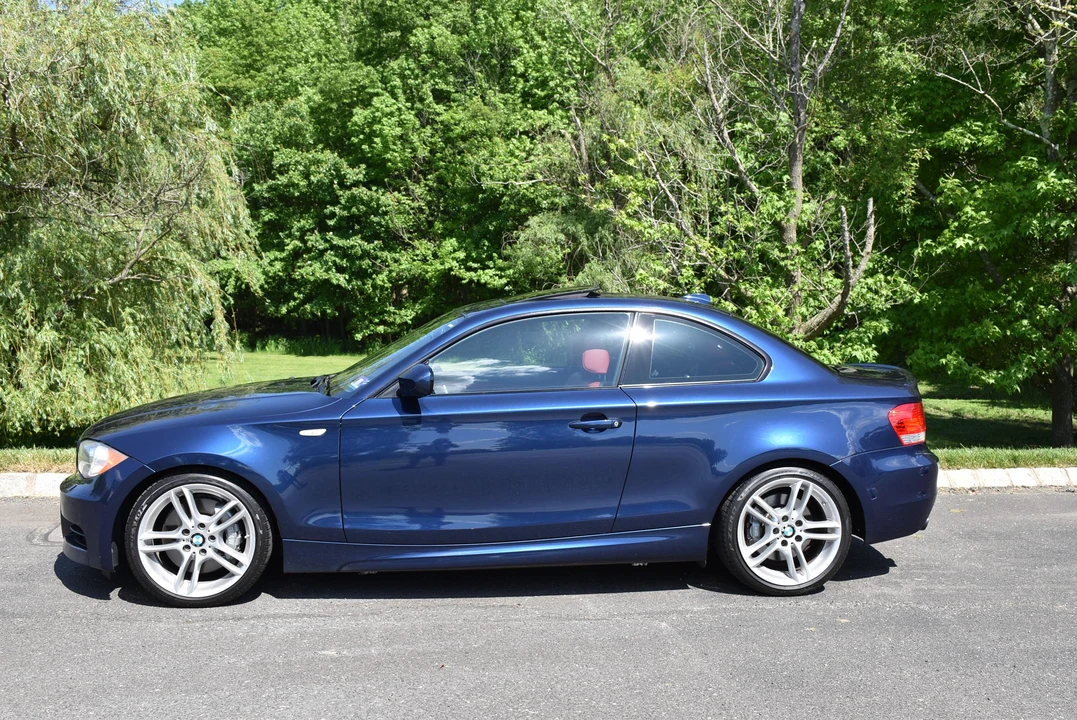 2011 BMW E82 135i & 135is - Image 9 of 31