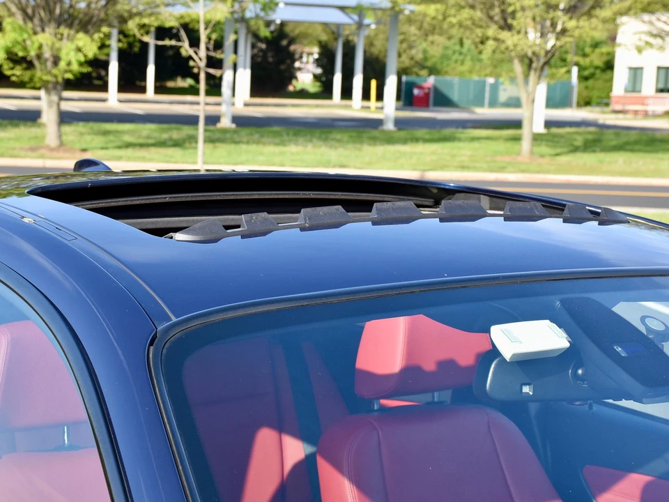 2011 BMW E82 135i & 135is - Image 25 of 31