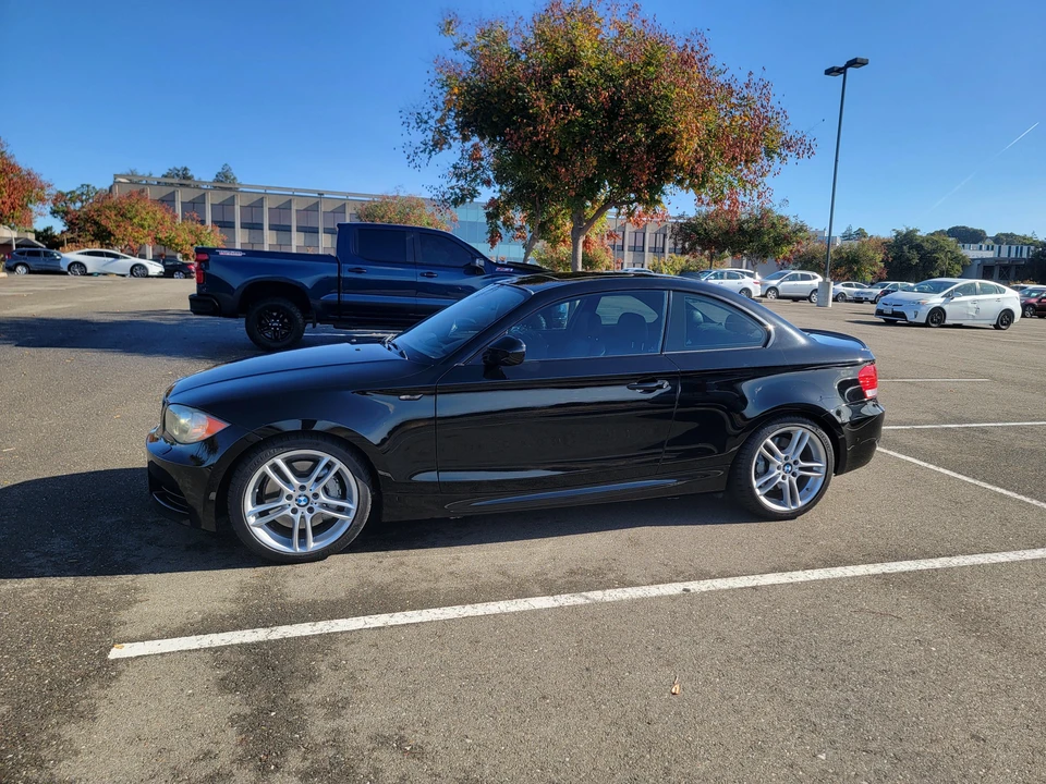 2011 BMW E82 135i & 135is - Image 9 of 31